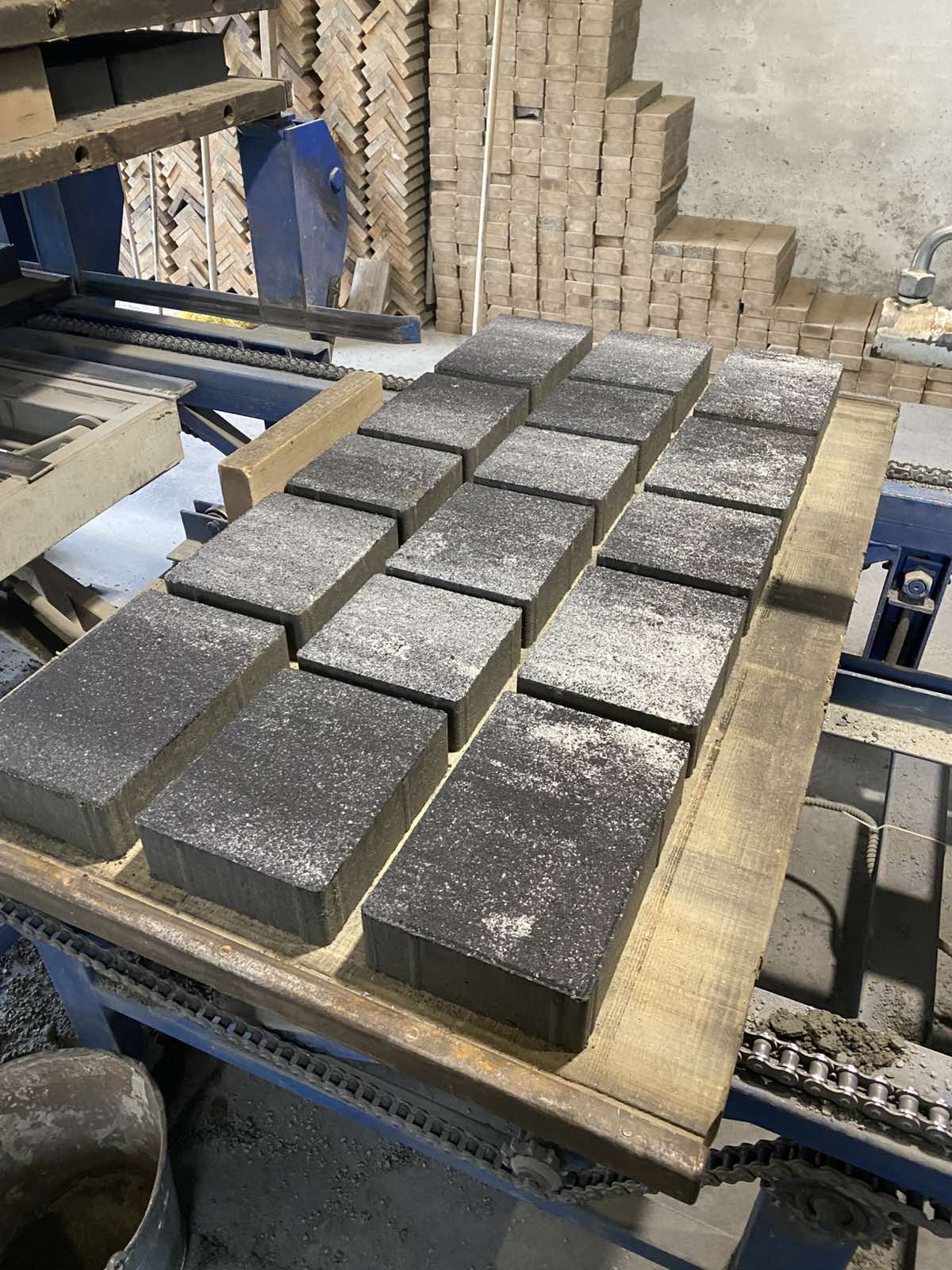 Виробництво — чорний